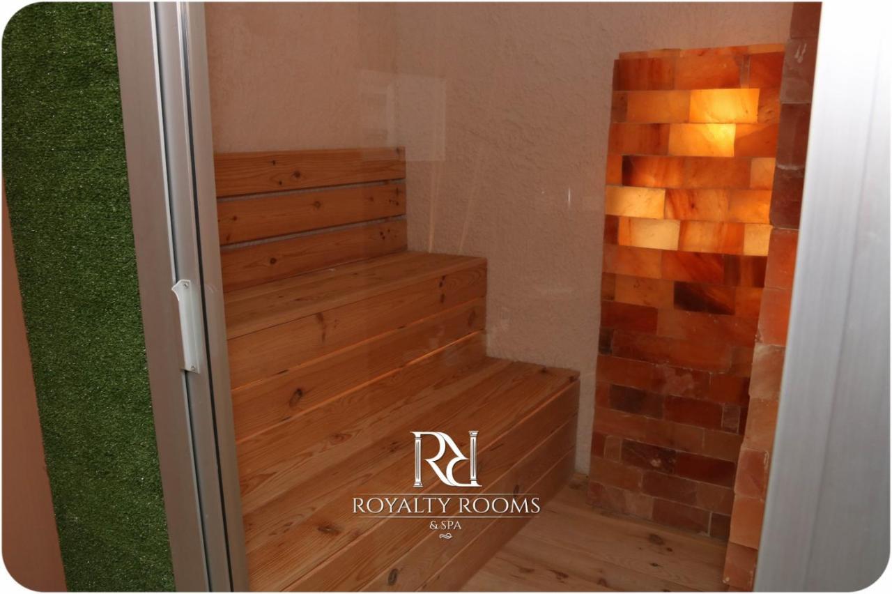 King Room with Spa Bath