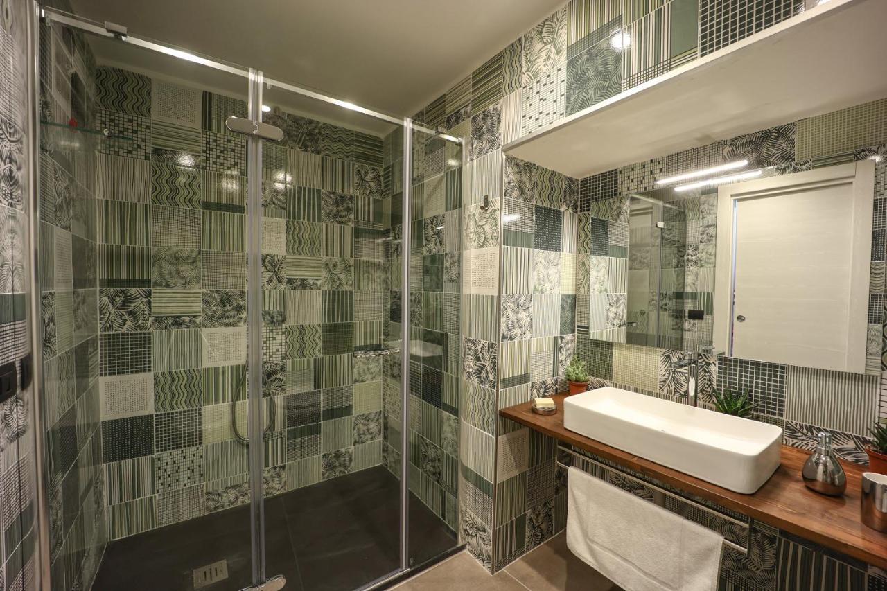 Queen Room Spa Bath