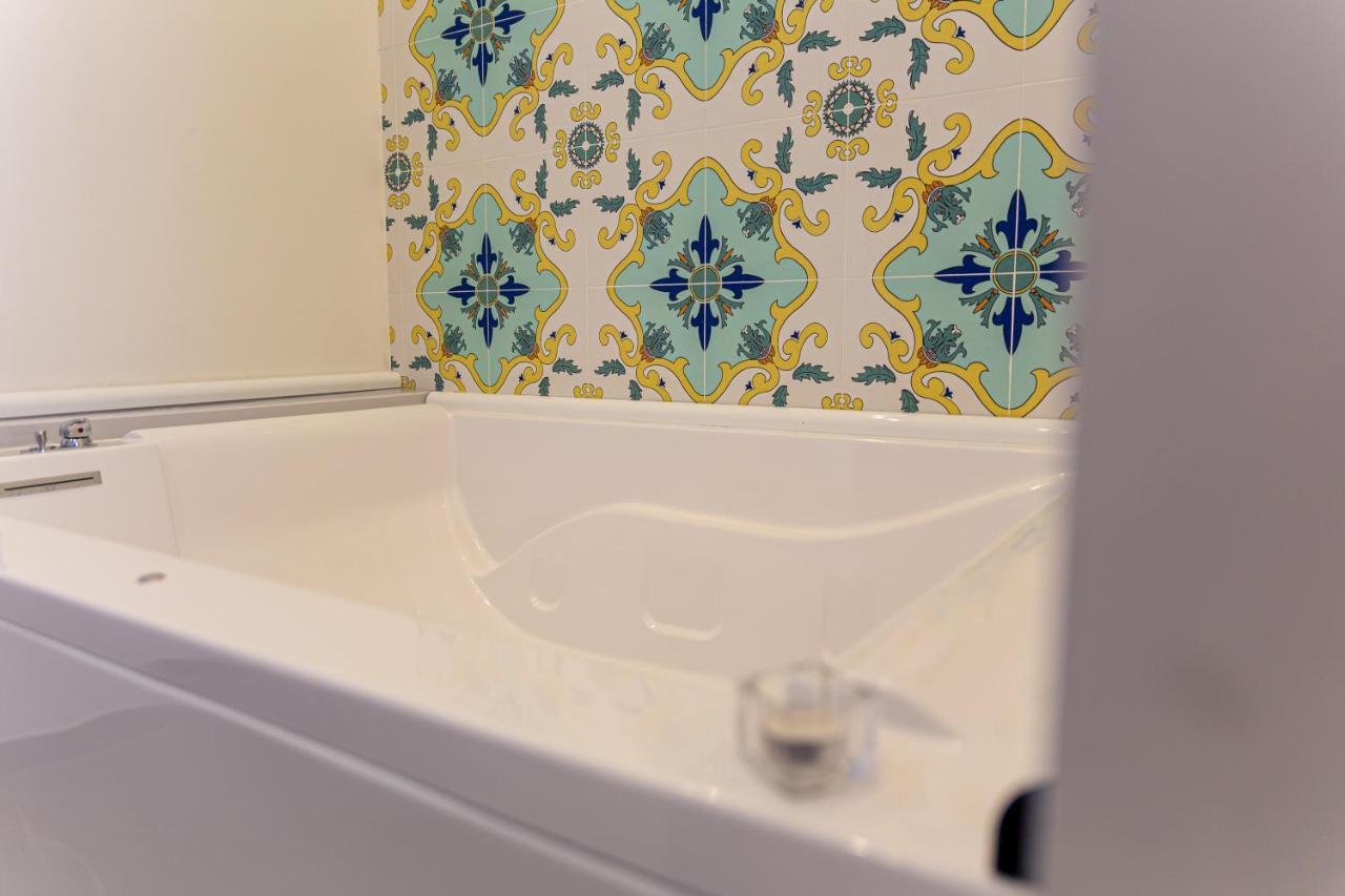 Queen Room Spa Bath