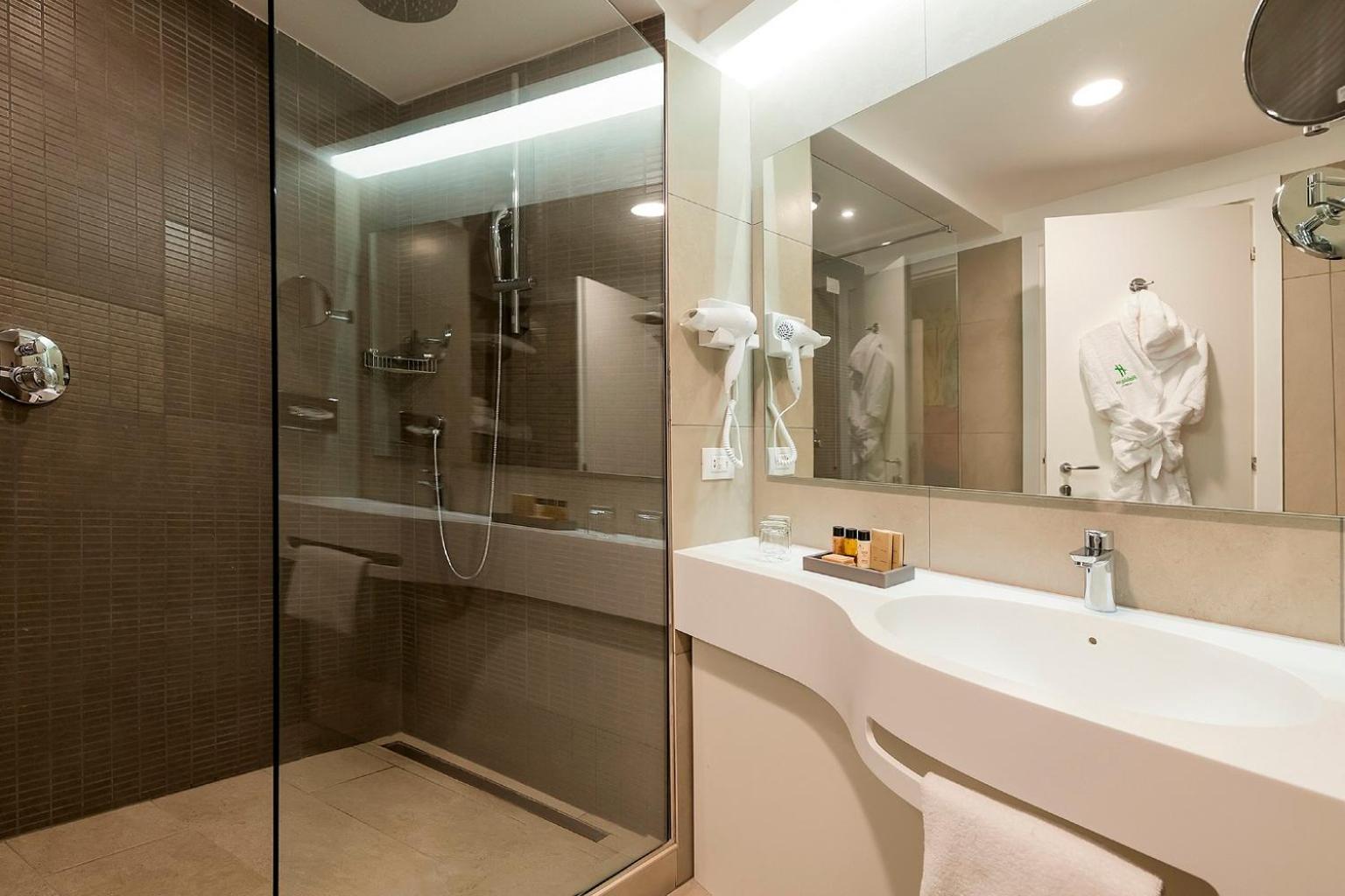 Premium King Room