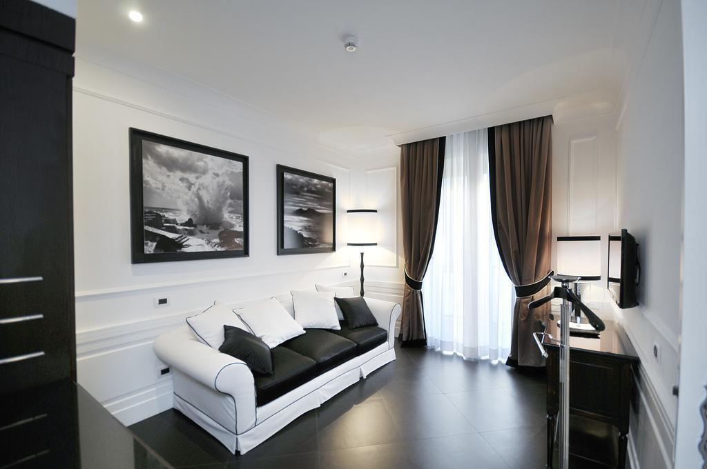 Suite,398856954:JPEG