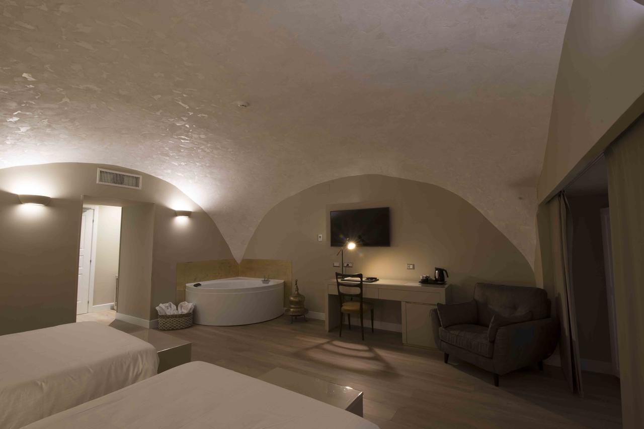 Suite Double Queen Bed