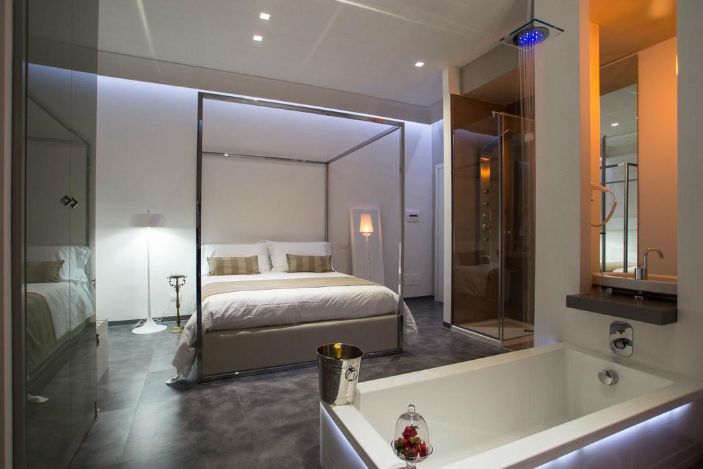 Deluxe Double Room with Balcony,1209227401:JPEG