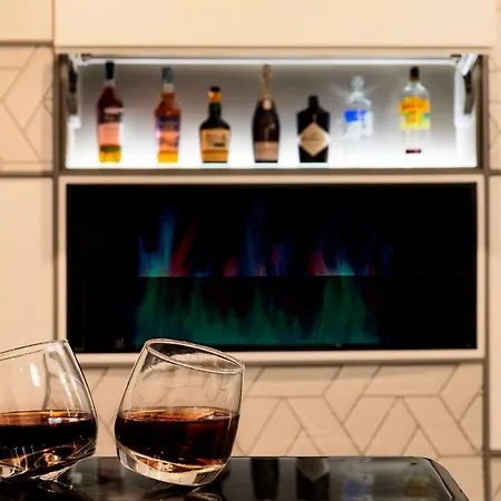 Amadomus Luxury Suites-2
