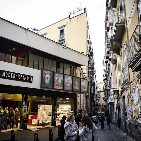 Le 4 Stagioni Napoli Centro-3